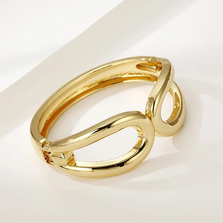 Gold Cuff Bracelets for Women Chunky Symmetrical Hollow Frosted Open Bracelets Infinity Design Gold-Plated Fashion Jewellery for Women