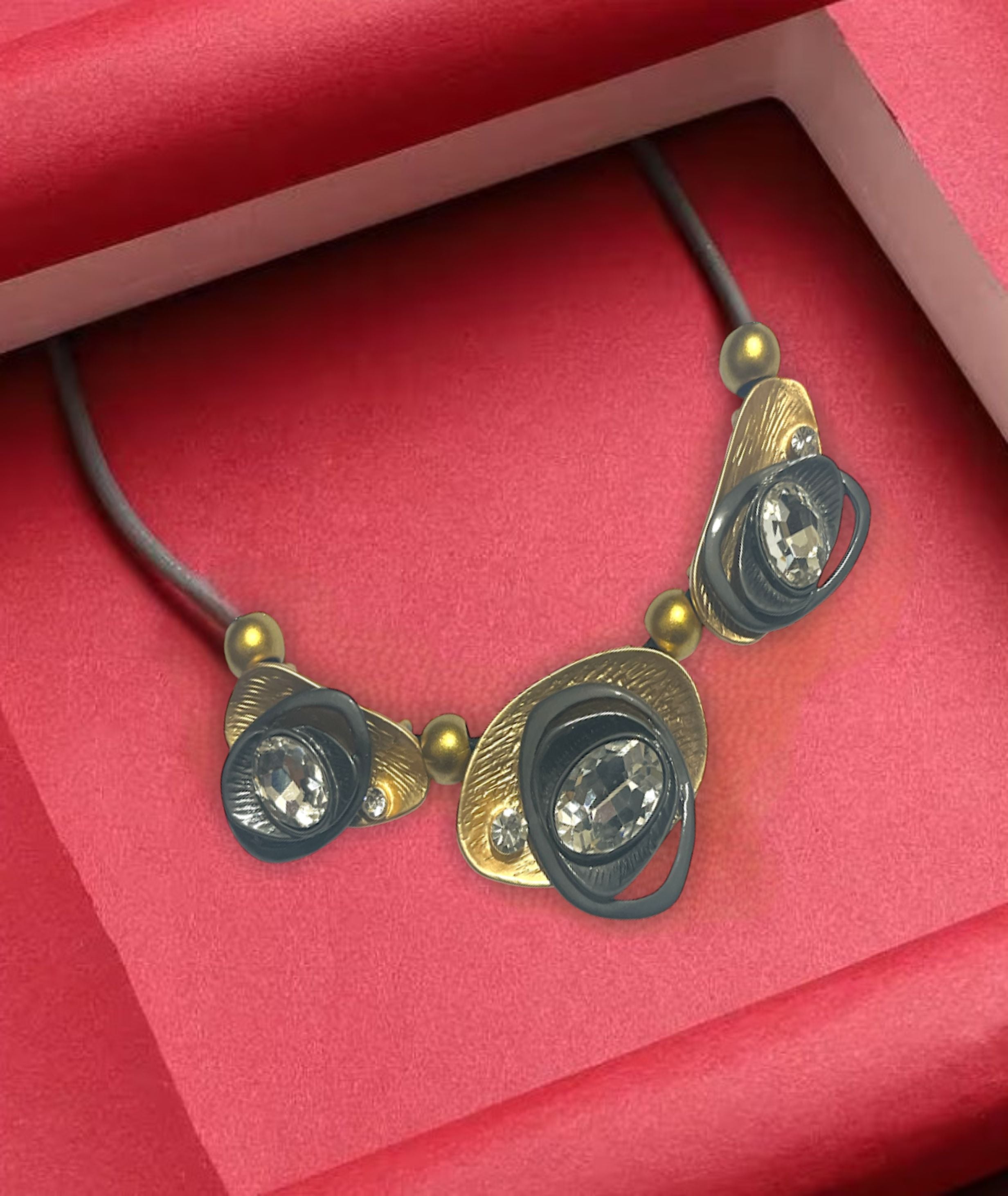 Statement Necklace with Crystal Accents, Gold and Black Finish, Adjustable Chain Alloy Pendant Personality Thick Necklace for Women Jewellery