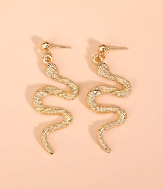 Snake Design Gold-Toned Drop Earrings Trendy Gold Metal Snake Earrings for Women Alloy Party Jewellery Earrings