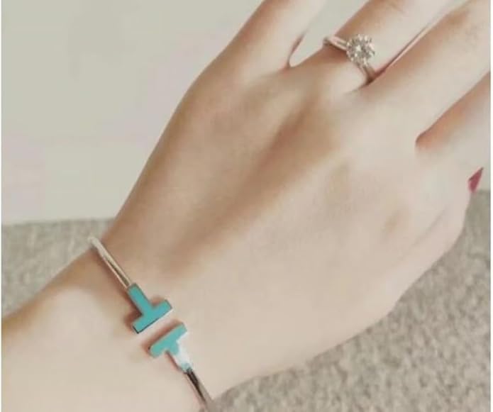 white_blue_turquoise_t_wire_medium_bracelet_men_glamshell_2