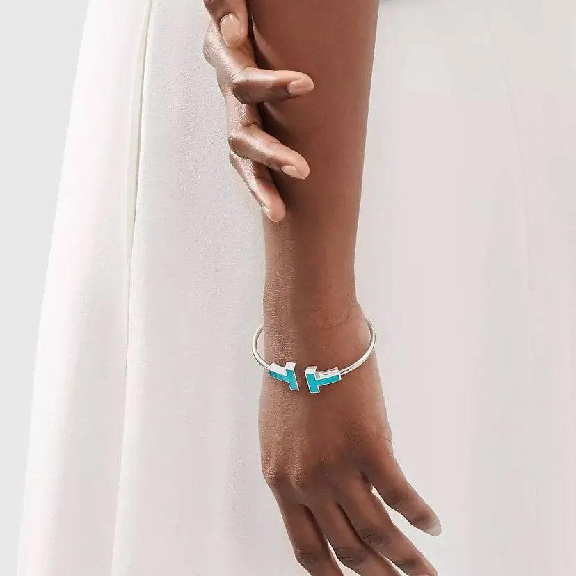 white_blue_turquoise_t_wire_medium_bracelet_men_glamshell_9