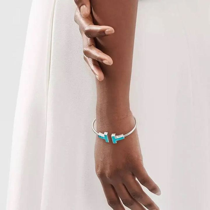 white_blue_turquoise_t_wire_medium_bracelet_men_glamshell_9